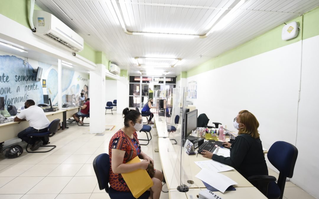 Quinze núcleos de atendimento da Cagece retomam atividades presenciais na RMF e no interior
