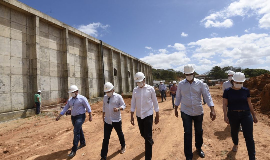 Governador Camilo Santana visita obras do reservatório Taquarão, em Caucaia