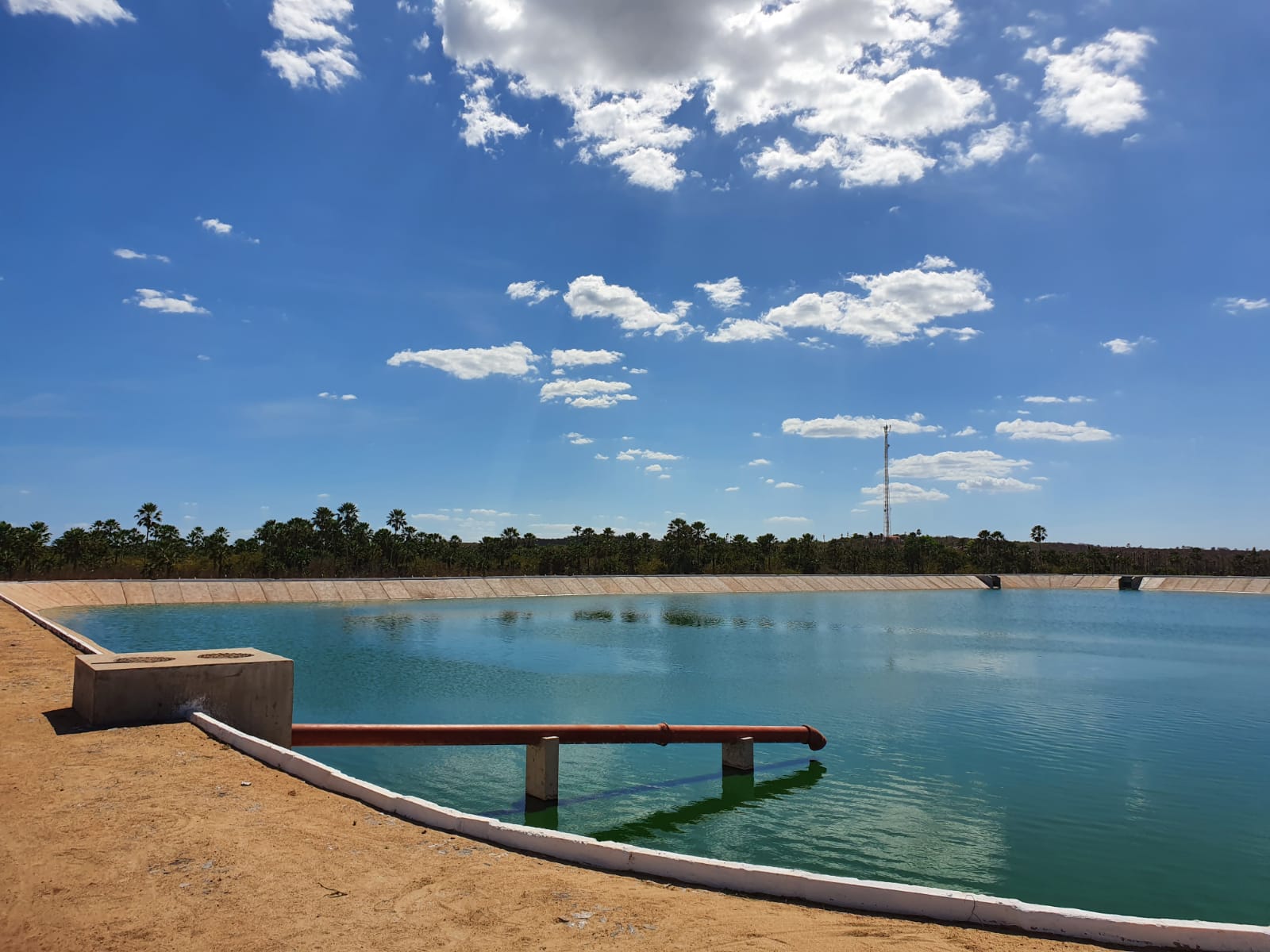 O aproveitamento de área do Castanhão se dará em regime de concessão para a instalação e operação de sistemas de geração de energia elétrica fotovoltaica
