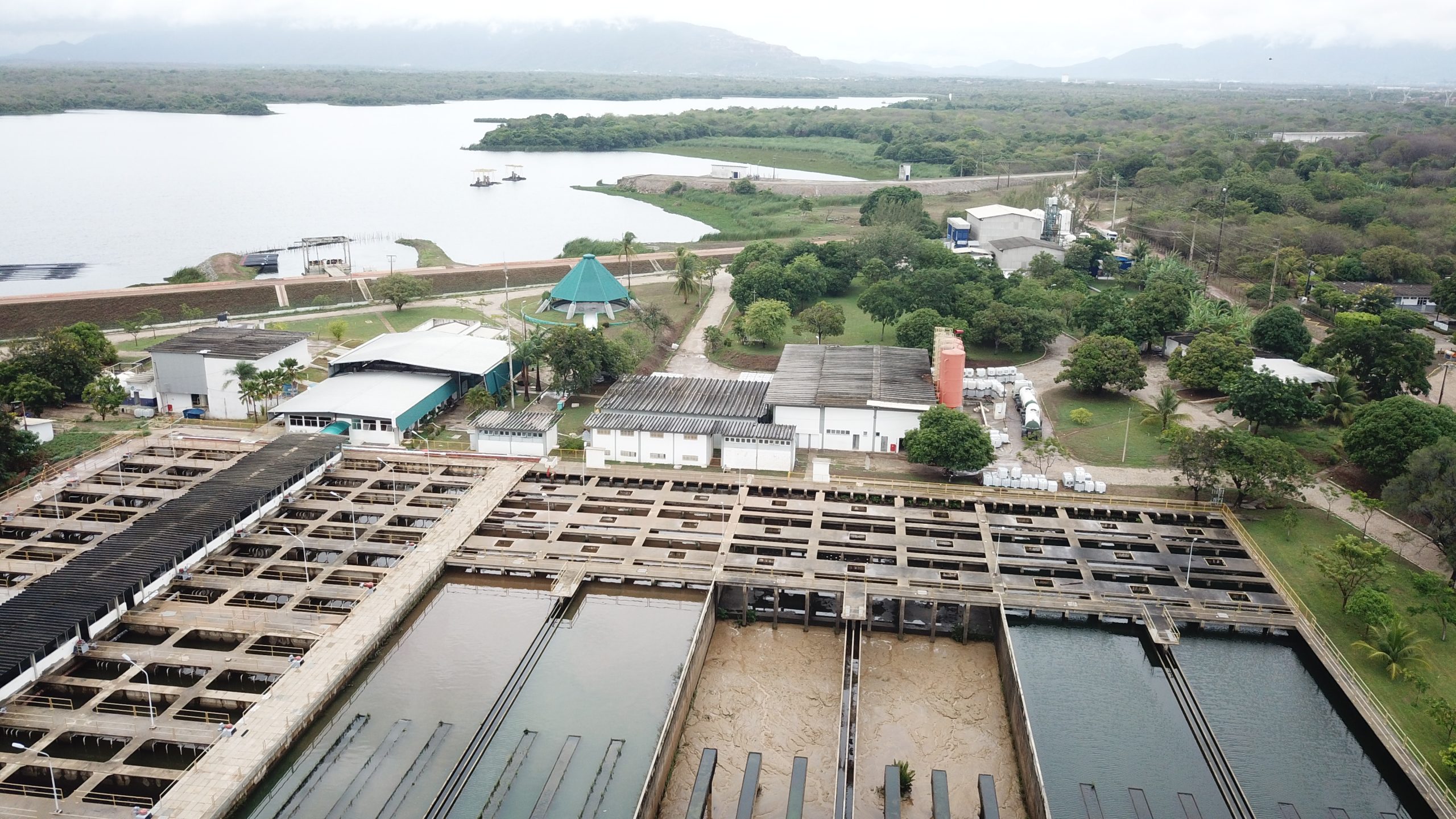O aproveitamento de área do Castanhão se dará em regime de concessão para a instalação e operação de sistemas de geração de energia elétrica fotovoltaica