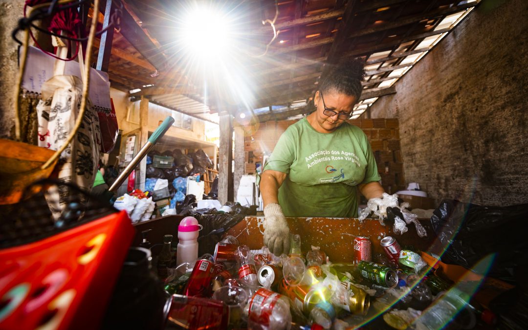 Parceria entre Cagece e associações de catadores possibilita a doação de 52 toneladas de materiais para reciclagem