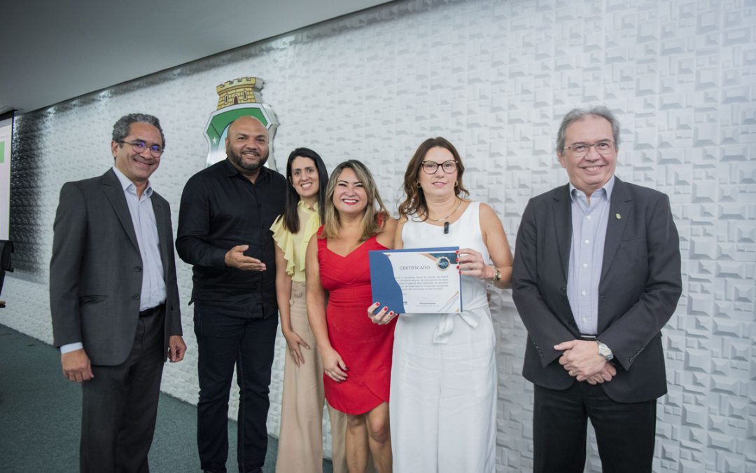 Ouvidoria da Cagece recebe prêmio de melhor ouvidoria do estado
