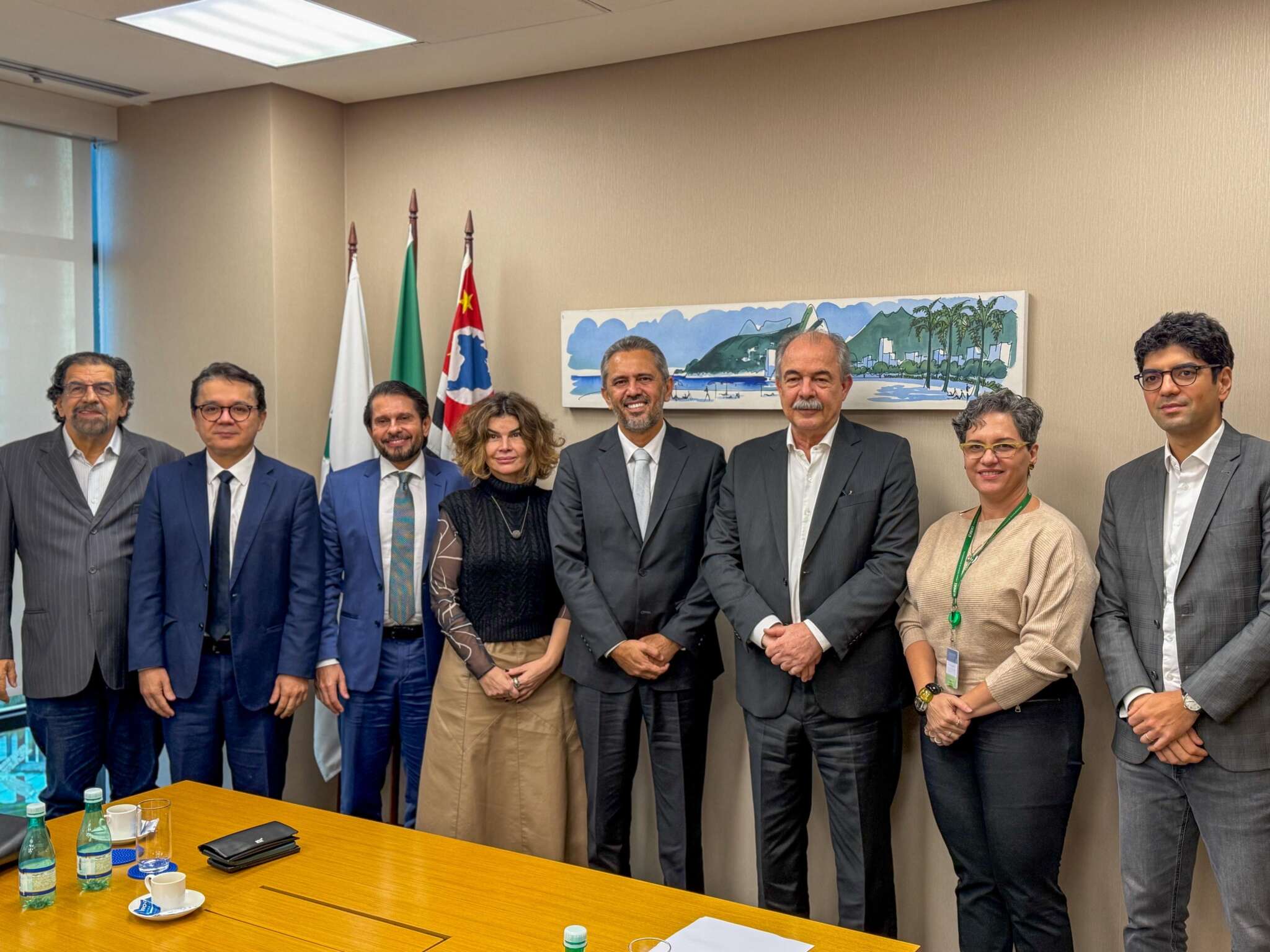 Em reunião com BNDES, governador Elmano de Freitas anuncia R$ 211 milhões em investimentos para redes de água e esgoto no Ceará