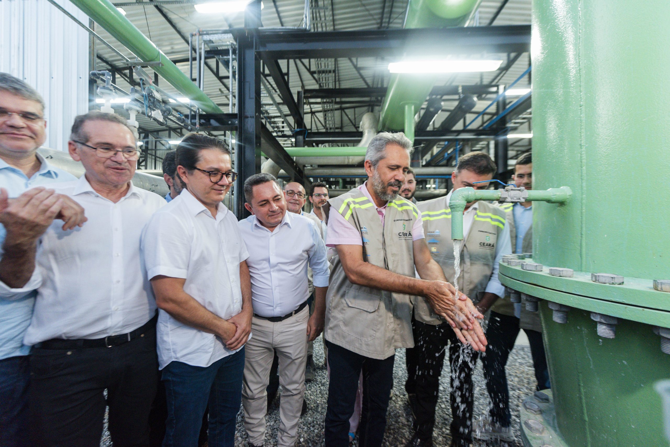 Cagece será responsável pela operação do Projeto Malha D’Água, que vai garantir abastecimento a 280 mil pessoas no Sertão Central Cagece será responsável pela operação do Projeto Malha D’Água, que vai garantir abastecimento a 280 mil pessoas no Sertão Central