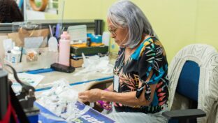 Conheça o programa de moda e sustentabilidade que gera inclusão social para mulheres em Fortaleza