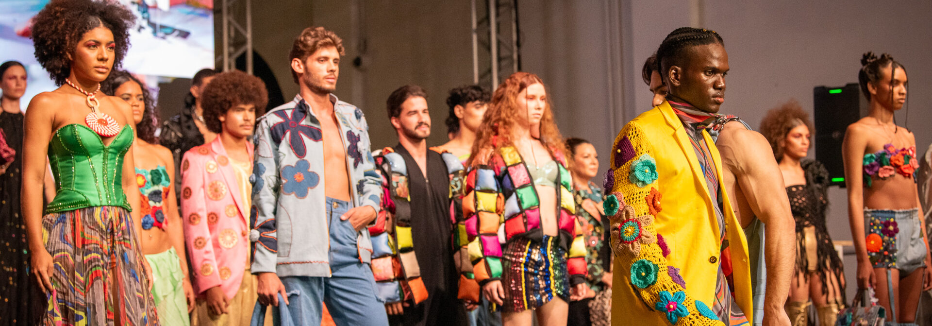 Programa Reciclocidades comemora 15 anos de atuação com desfile de moda